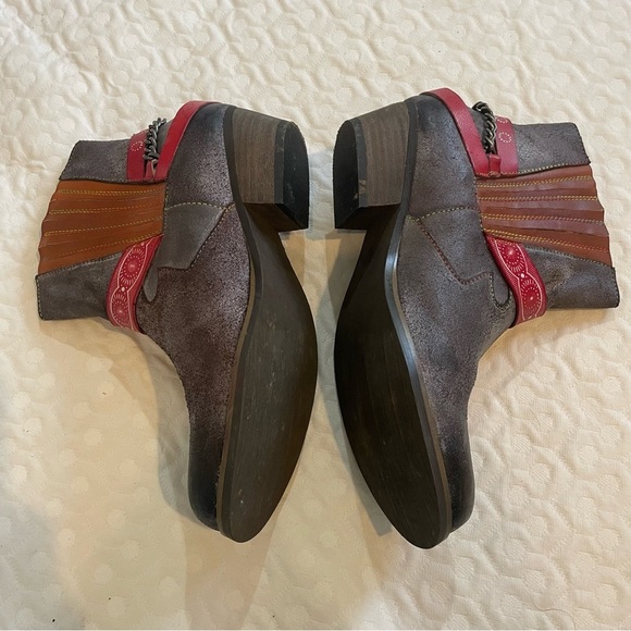 Iliyah Gray Geometric Studded-Band Chain Faux Leather Ankle Boots ZL840 Size 39 - Picture 7 of 12